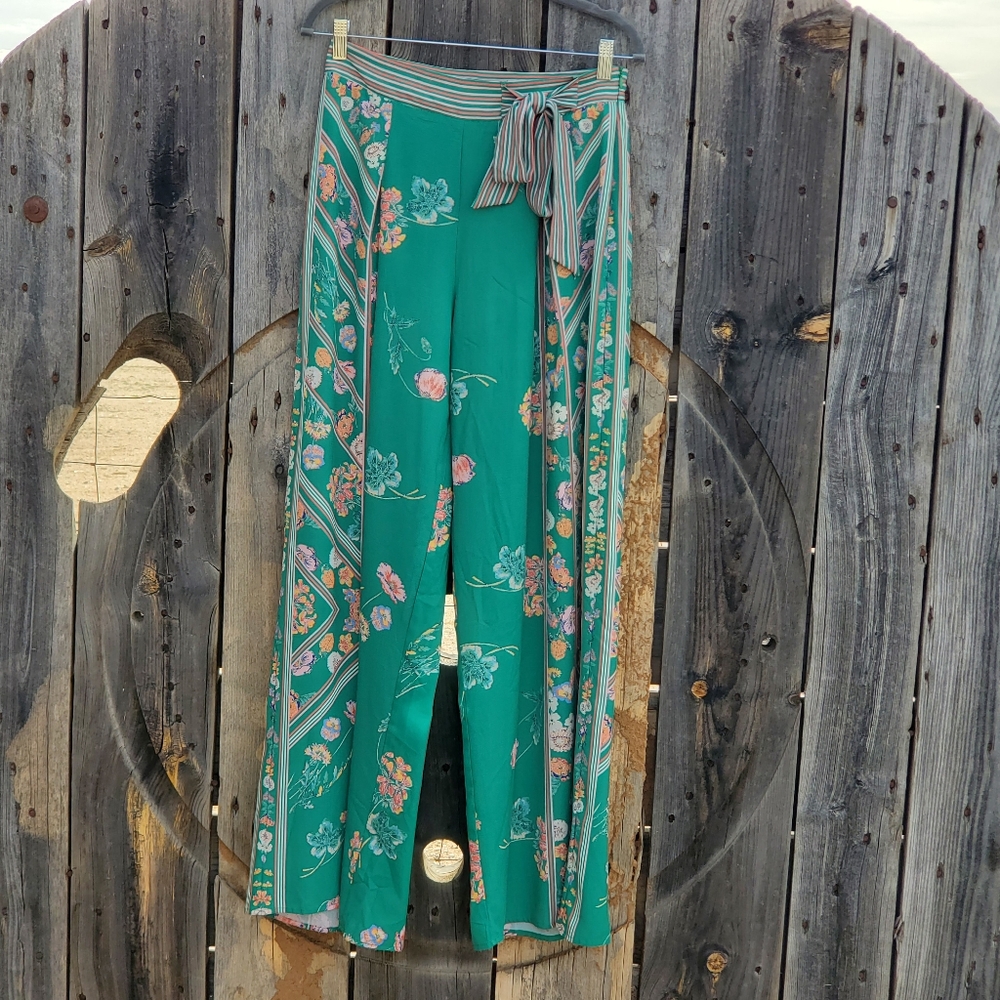 Green Self Tie Floral Boho Palazzo Pants by Jealous Tomato Size Medium